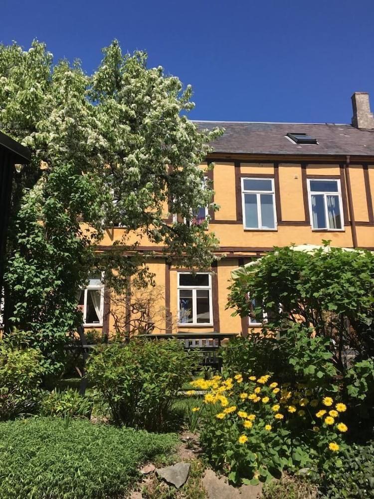 Отель Anno 1793 Sekelgarden Истад Экстерьер фото